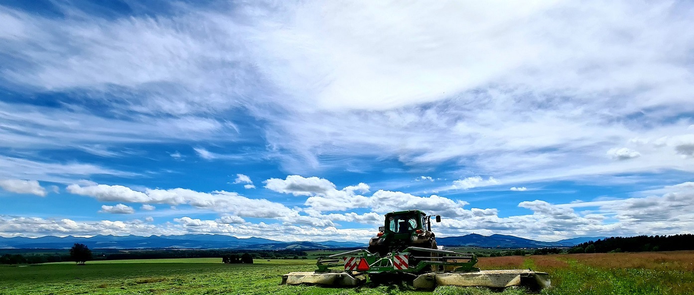 Traktorok és mezőgazdasági gépek